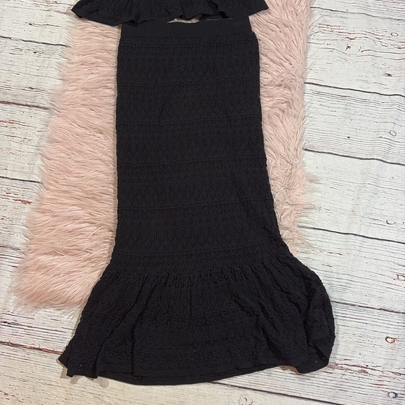 House of Harlow Black Square Neck Crochet Midi Skirt Set - Picture 5 of 11